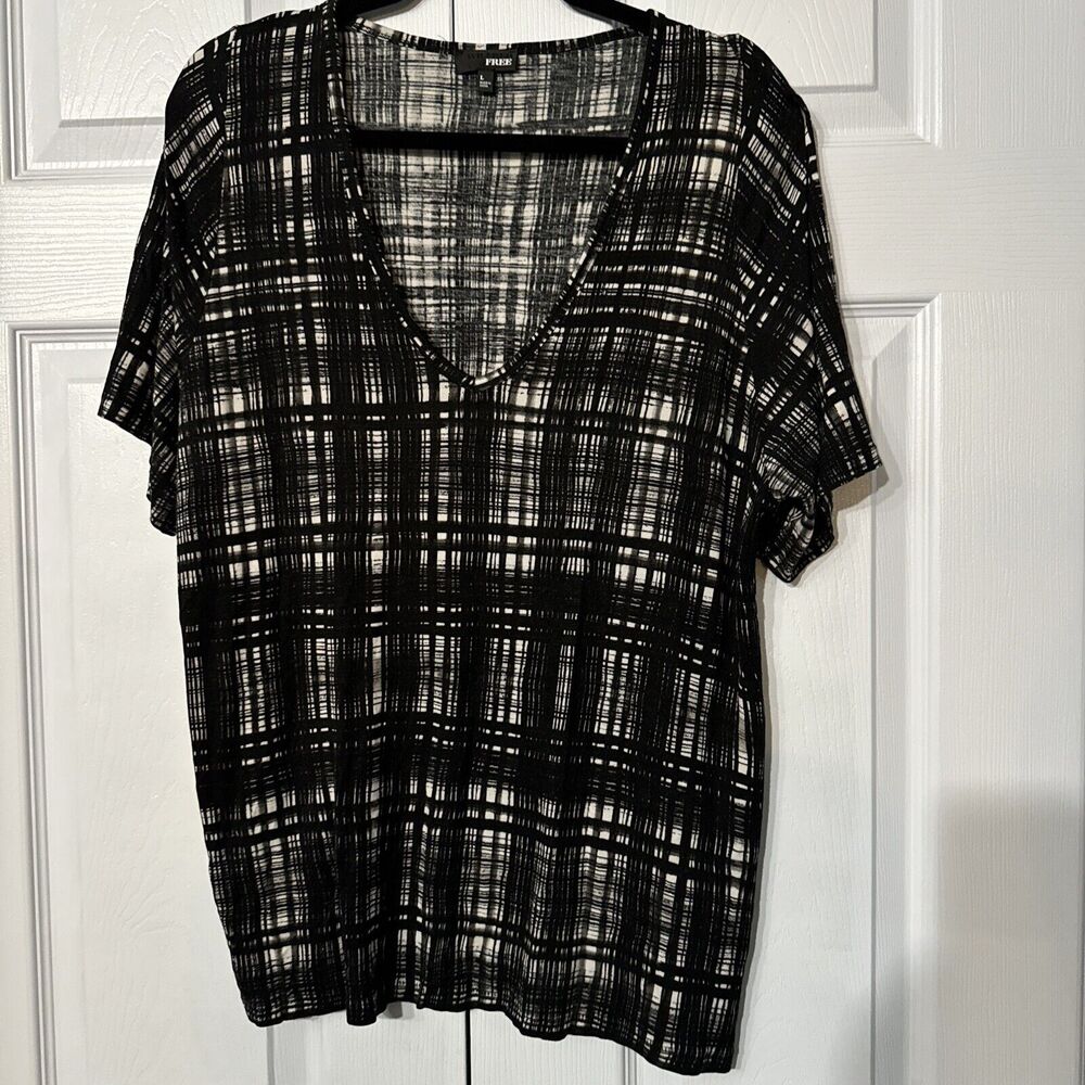 FREE Women's Black White Plaid‎ Print Short Sleeve V-Neck Top Size L